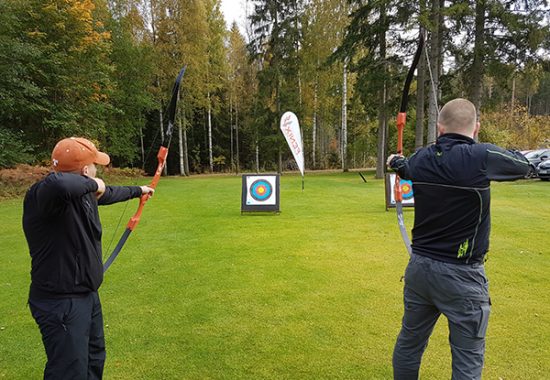 Jousiammuntaa Hämeenlinnassa.