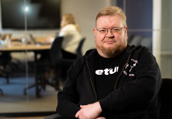 Töissä Netumilla – tietoarkkitehti Risto | Katso video!